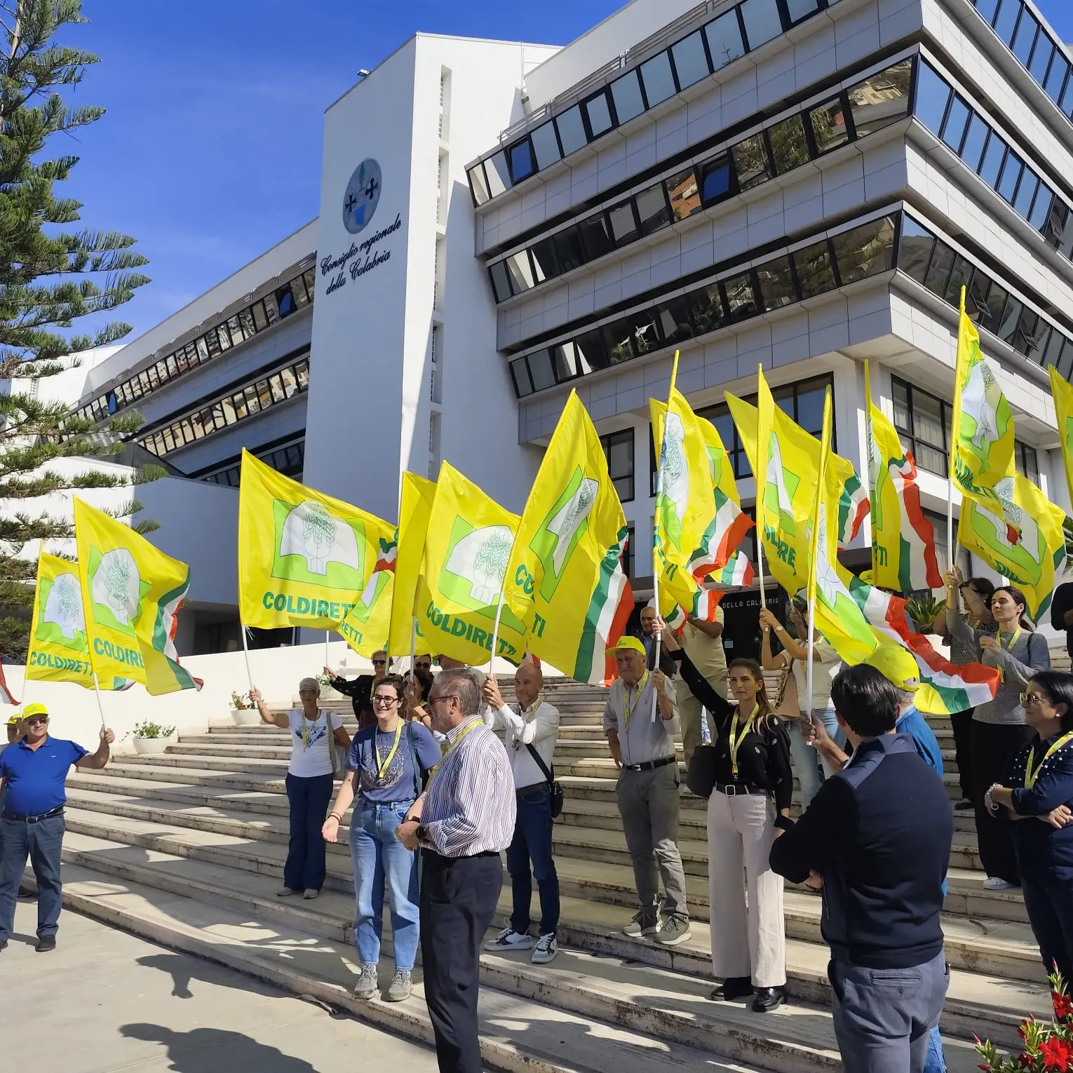 <p>Coldiretti, sit-in davanti al Consiglio regionale: «Senza sostegni a rischio la competitività delle aziende agricole»</p>