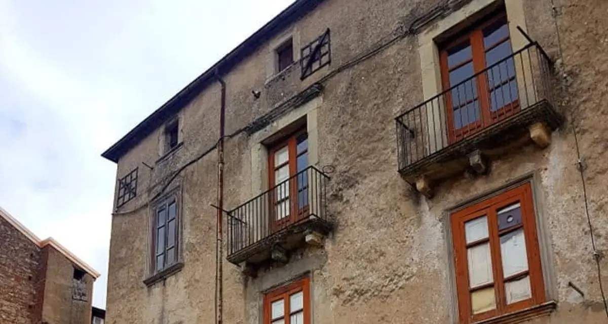 Spezzano della Sila, annullata l’assoluzione per i lavori nella “stanza di San Francesco di Paola”\n