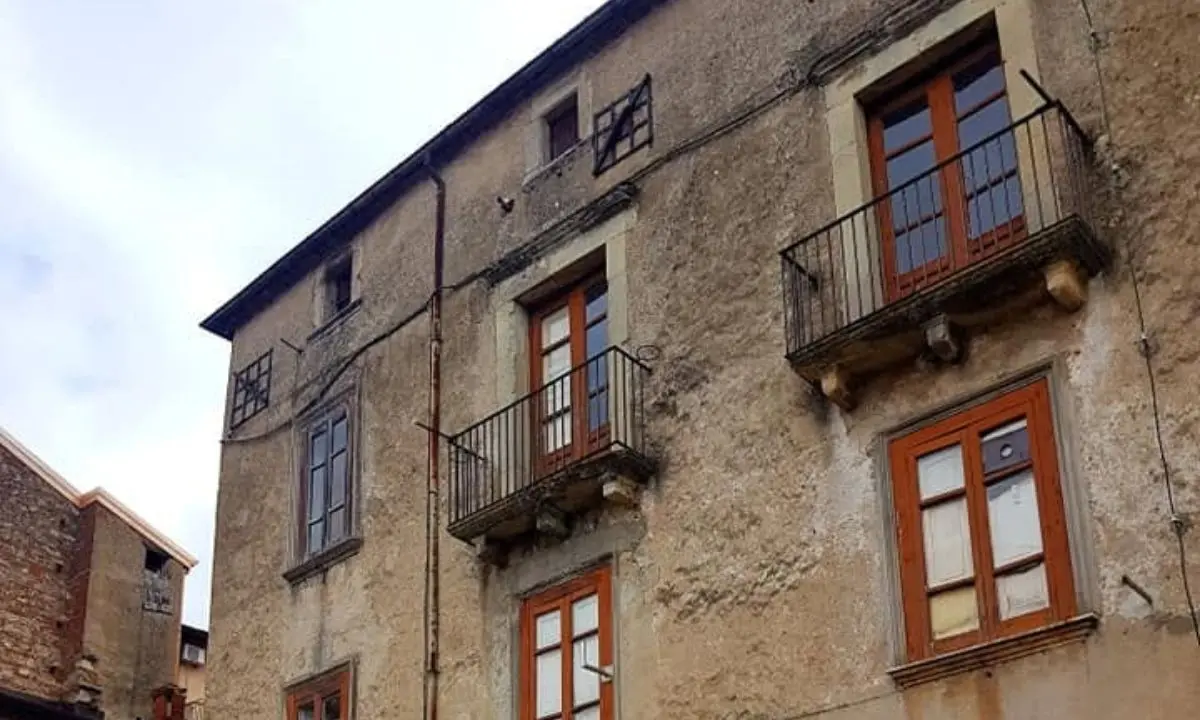Spezzano della Sila, annullata l’assoluzione per i lavori nella “stanza di San Francesco di Paola”\n
