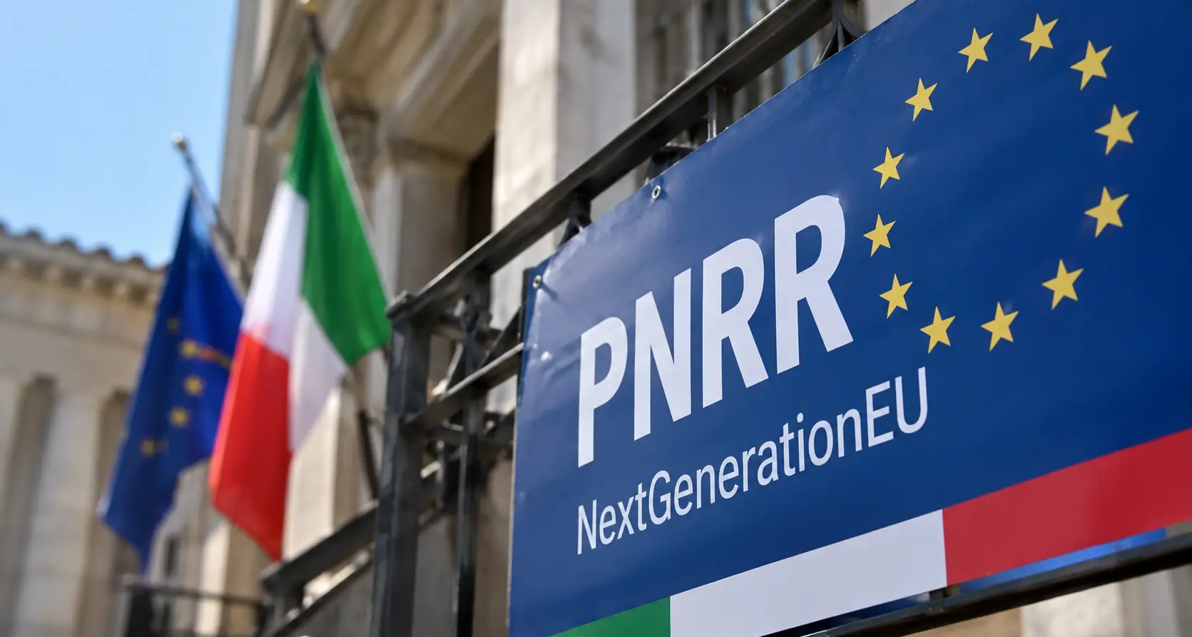 <p>Il conto del Pnrr rischia di diventare salatissimo: <span style=\"color:hsl(0, 75%, 60%);\">76 miliardi di interessi </span>e il nodo dei prestiti europei</p>