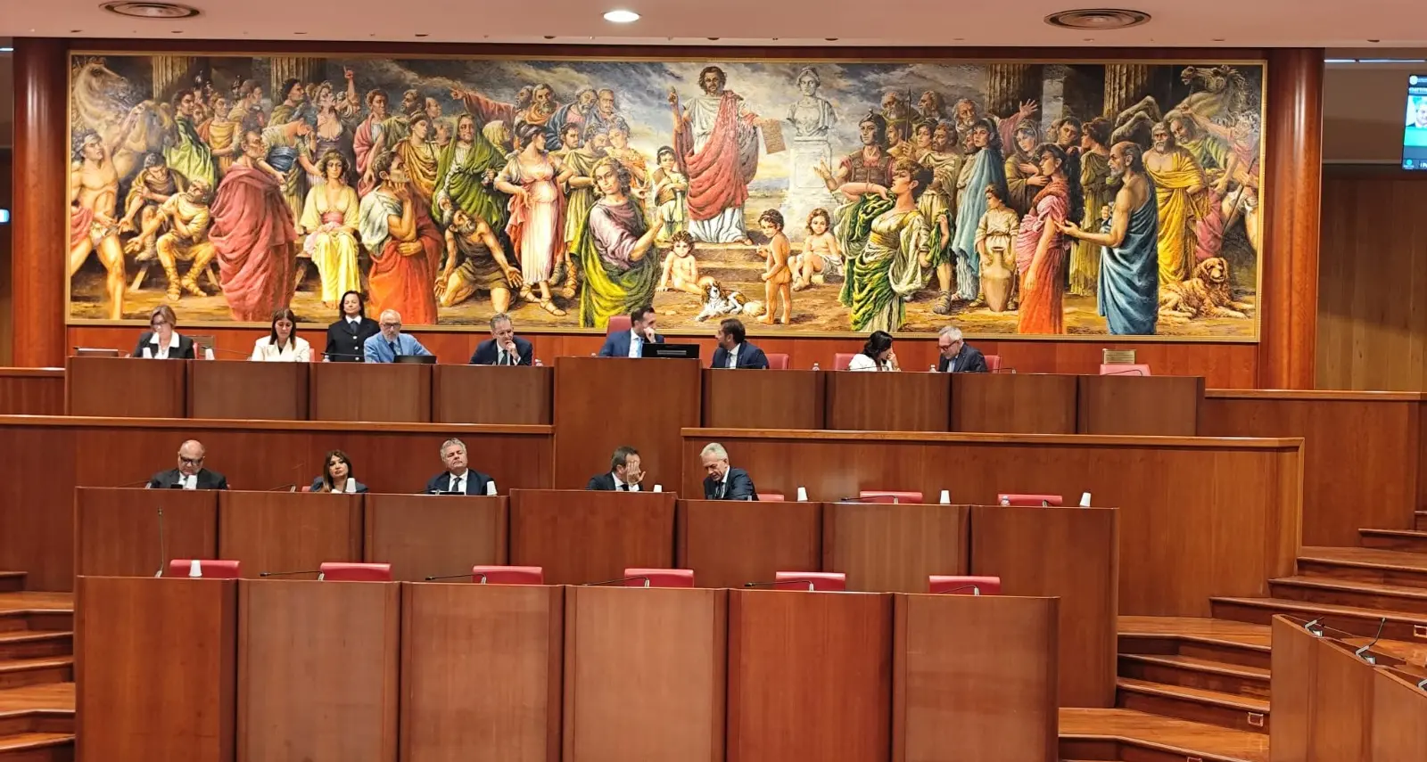 Consiglio regionale Calabria, abrogata la norma dei sottosegretari e bloccata la consultazione popolare\n