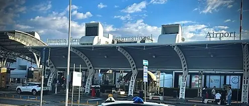 Aeroporto di Lamezia, tenta di imbarcarsi con una cartuccia calibro 7,65 nel marsupio: denunciato 55enne di Vibo\n