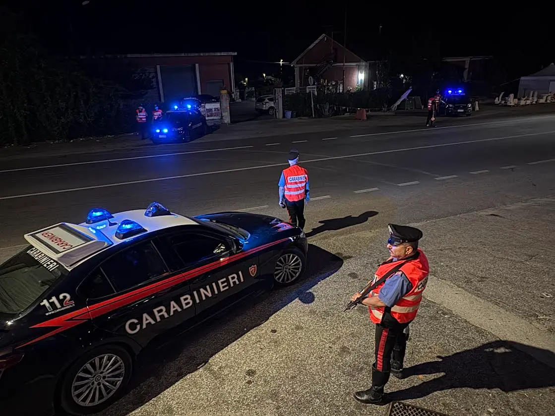Patente ritirata per tasso alcolemico alto: 40enne non passa inosservato ad un controllo sulla SS 106