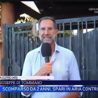 <p>Botricello, minacce alla troupe de La Vita in Diretta che racconta l'omicidio Giglio: «Sparati due colpi, poi l’aggressione»</p>