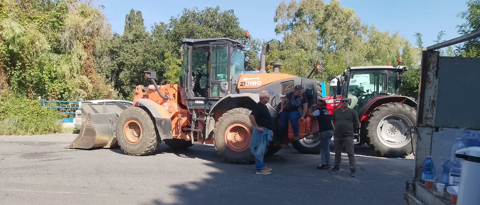 Caro carburante, il sindaco di Vibo Enzo Romeo si schiera con agricoltori e autotrasportatori: «La vostra battaglia è anche la nostra»\n