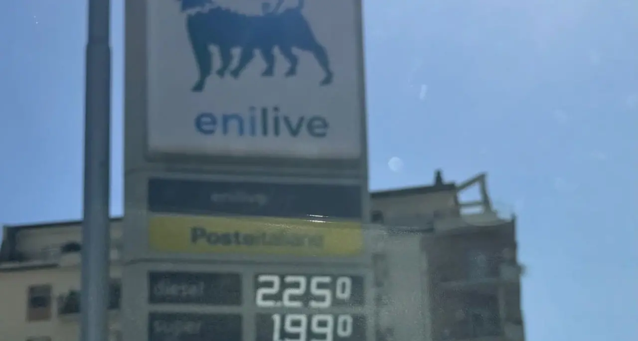 Carburanti, torna l’accisa piena: il diesel aumenta di 6 centesimi\n