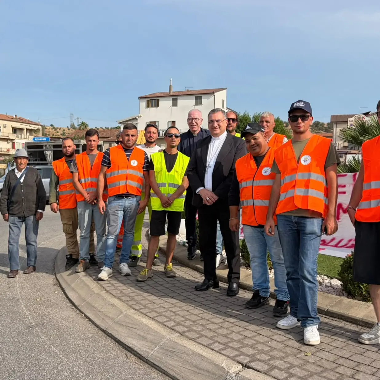Protesta degli agricoltori, il vescovo Rega: «Servono misure eque, rapide e strutturali»\n