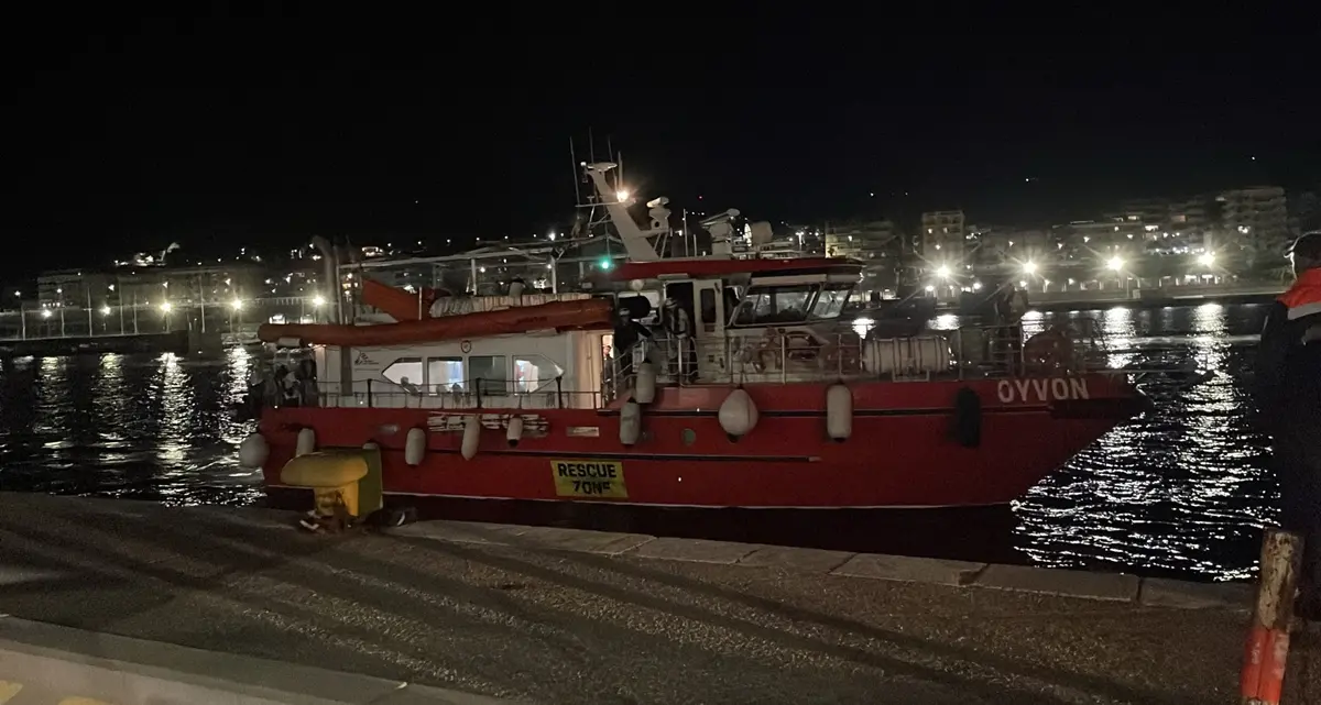 <p><span style=\"color:hsl(0, 75%, 60%);\">Sbarco migranti </span>in riva allo Stretto, 27 persone approdate ieri sera al porto di Reggio Calabria</p>