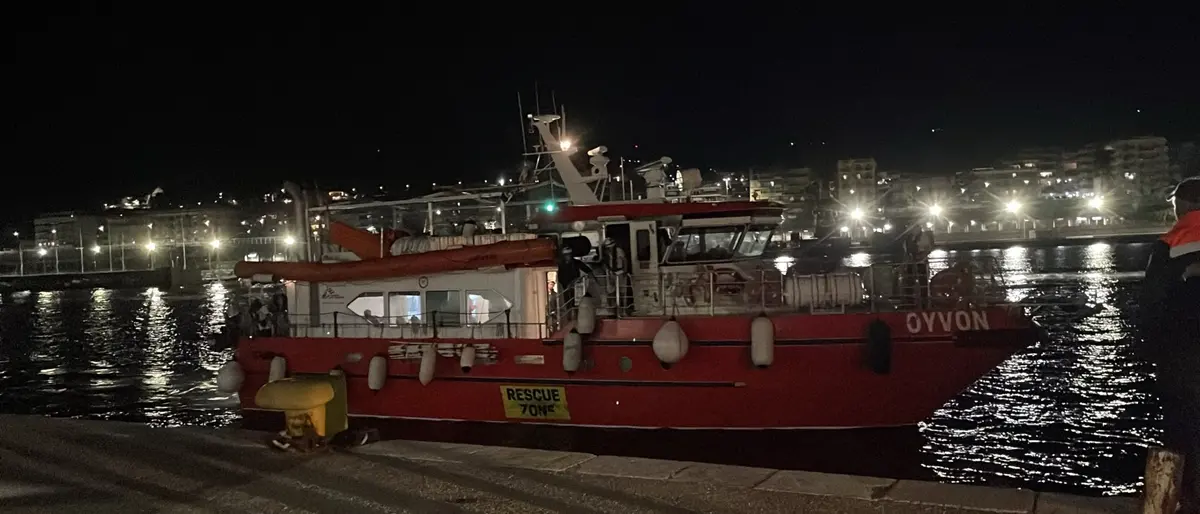 Migranti, 27 persone approdate ieri sera al porto di Reggio\n