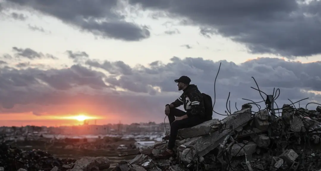 <p>Israele e Palestina,<span style=\"color:hsl(0,75%,60%);\"> tre anni dopo</span> il 7 ottobre: una guerra senza fine tra stragi, ostaggi e macerie</p>