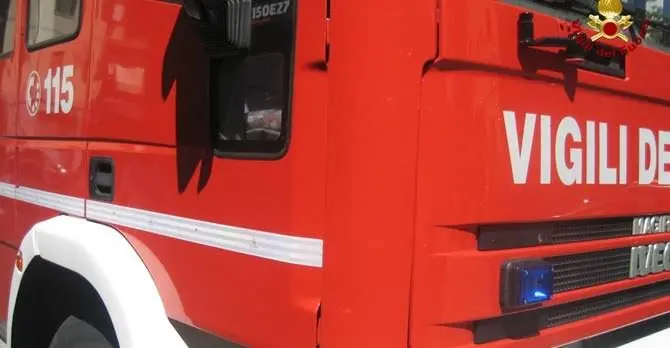 Dramma della solitudine a Reggio, anziano disabile trovato morto in casa dopo un mese\n