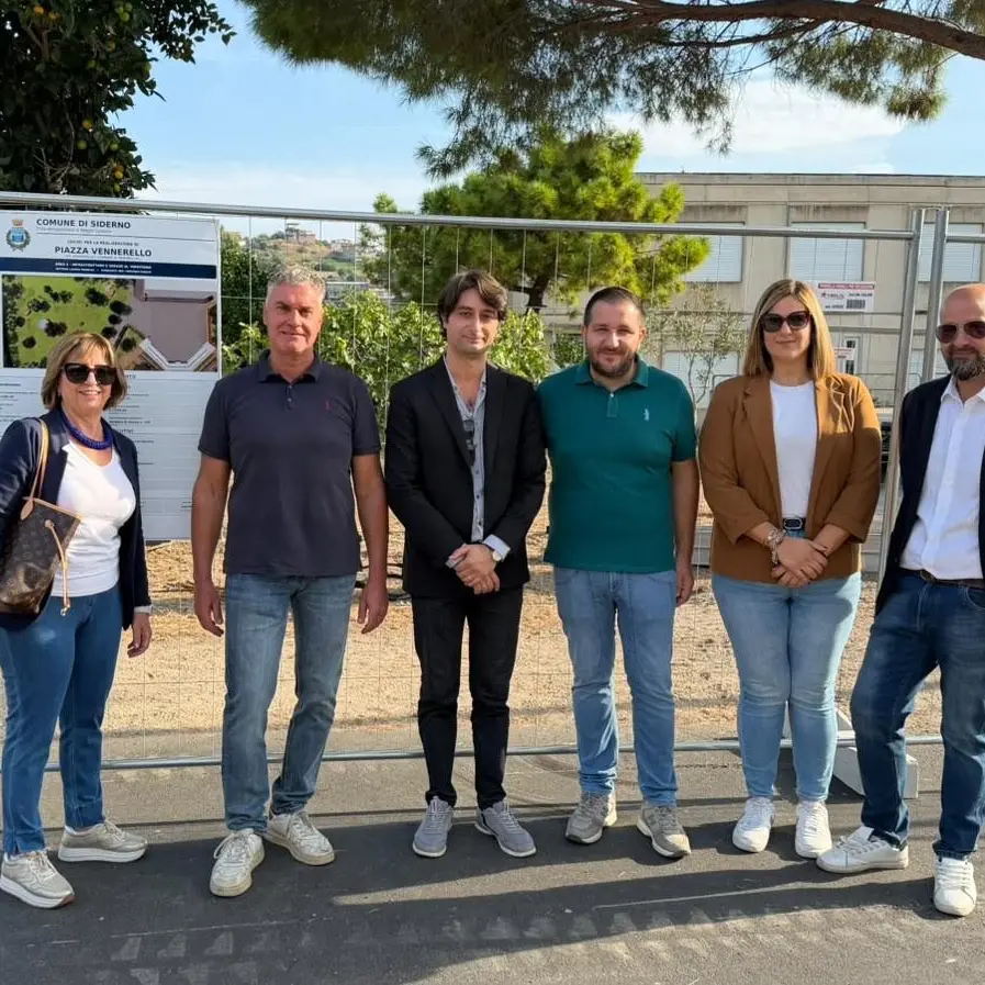Siderno, consegnati i lavori di realizzazione della piazza di Vennerello\n