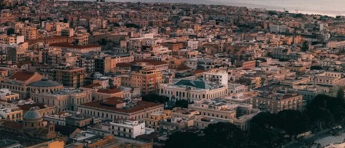 Reggio immagina il suo futuro, tra vocazione turistica e città per i cittadini: la sfida di tenere insieme sviluppo e qualità della vita\n