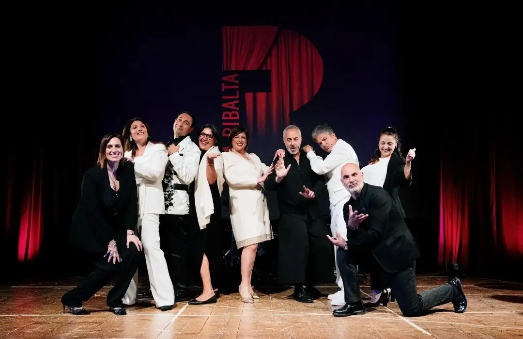 “Lo strappo nel cielo di carta”, Vibo si prepara alla finale: sei opere sul palco del Cinema Teatro Moderno\n