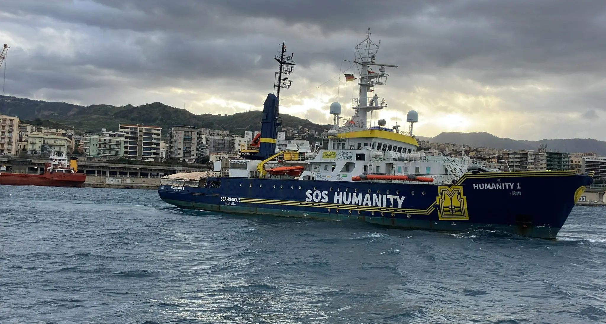 Humanity 1, la Corte d’Appello di Catanzaro dà ragione alla Ong: «Il soccorso in mare non può finire in Libia»\n