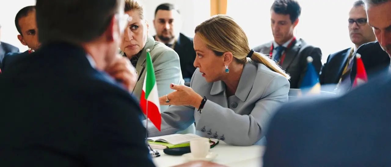Caro carburante: il Governo congela le accise mobili in attesa dell’ok di Bruxelles ai 14 miliardi per la spesa energetica\n