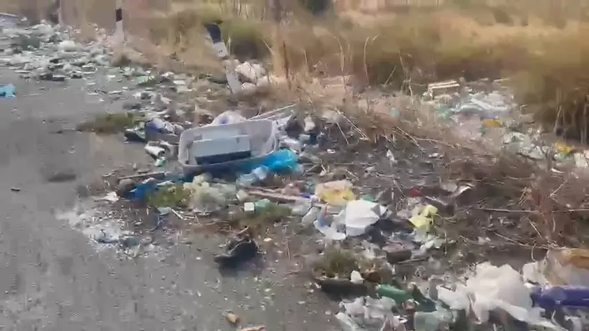 Discarica abusiva in un sito protetto a Cirò, la denuncia di Legambiente