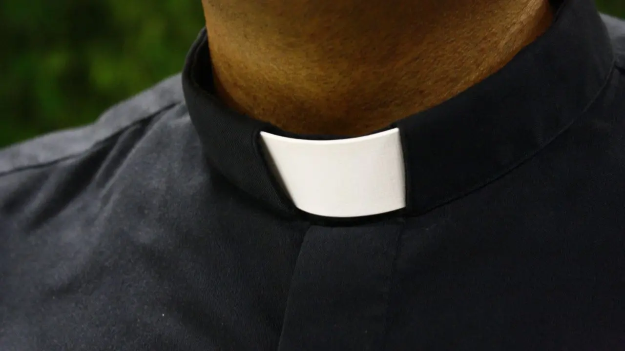 Sacerdote reggino arrestato per maltrattamenti, è ai domiciliari\n