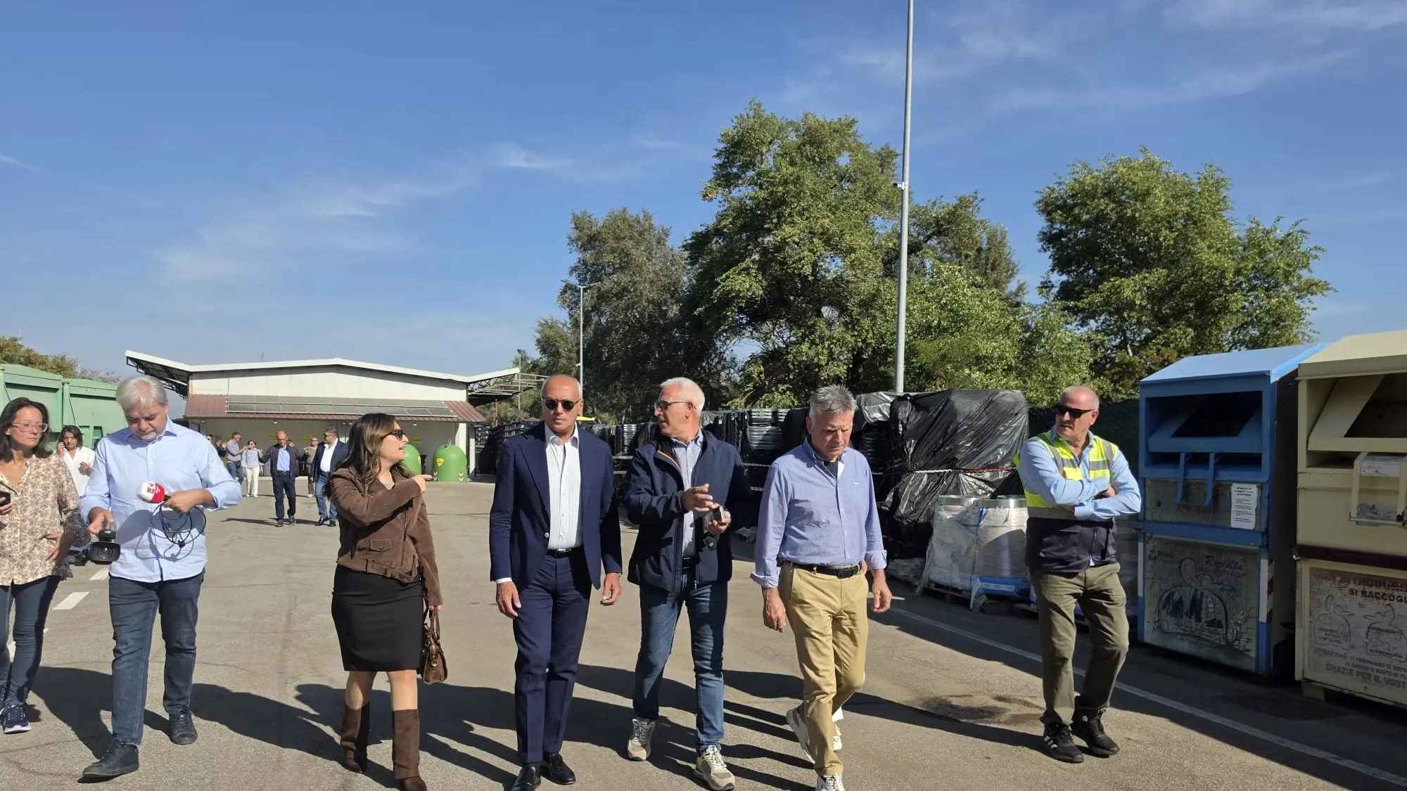 <p>Inaugurazione del Centro di Raccolta Comunale di Vagliolise a Cosenza</p>\\n