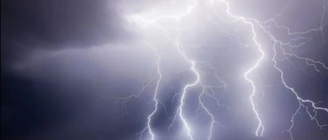Maltempo in Calabria, venerdì\u00A0temporali e forti raffiche di vento: allerta gialla in tutta la regione\n