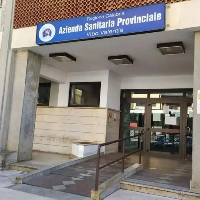 Sanità vibonese, alla Conferenza dei sindaci l’incontro\u00A0con il nuovo commissario Battistini. Giordano:\u00A0«Serve un programma condiviso»\n