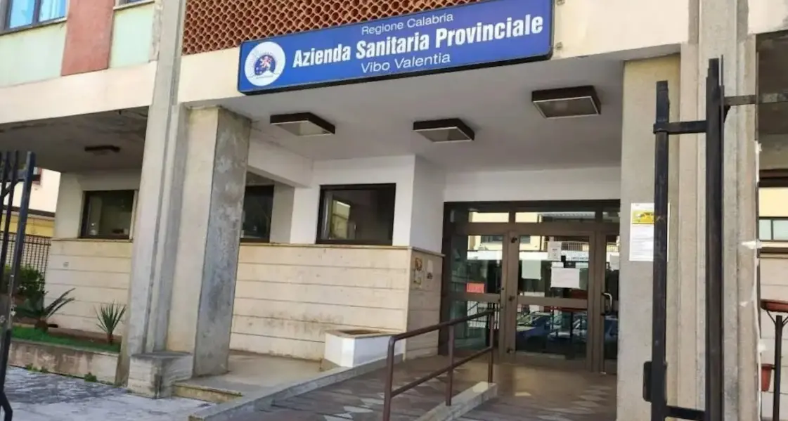 Sanità vibonese, alla Conferenza dei sindaci l’incontro\u00A0con il nuovo commissario Battistini. Giordano:\u00A0«Serve un programma condiviso»\n