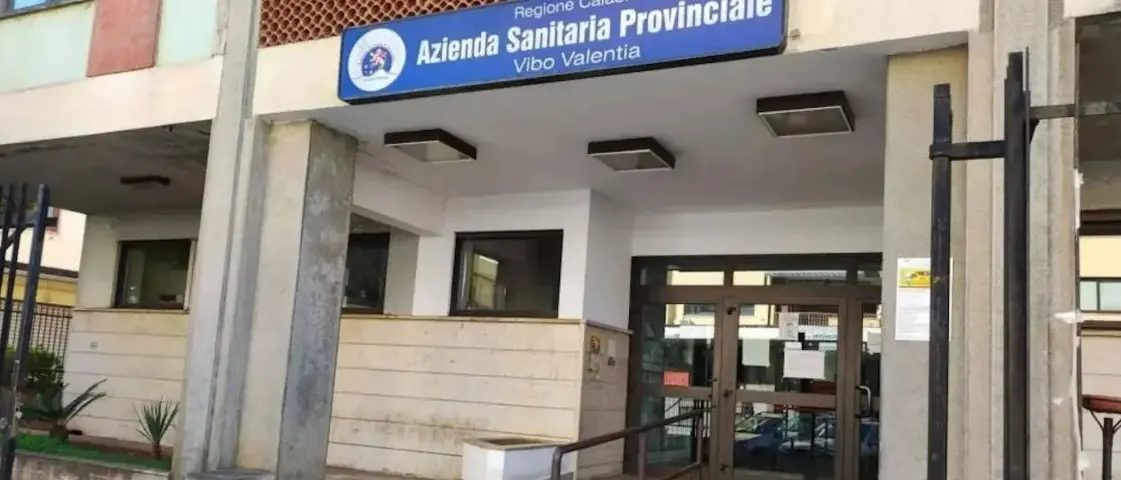 Sanità vibonese, alla Conferenza dei sindaci l’incontro\u00A0con il nuovo commissario Battistini. Giordano:\u00A0«Serve un programma condiviso»\n