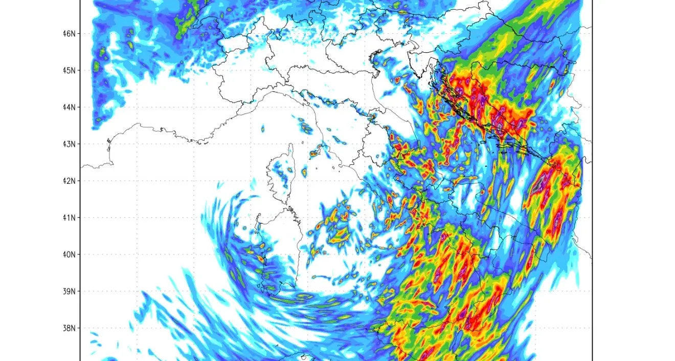 Meteo Cosenza, arrivano temporali e forti raffiche di vento. Domani il clou della perturbazione\n