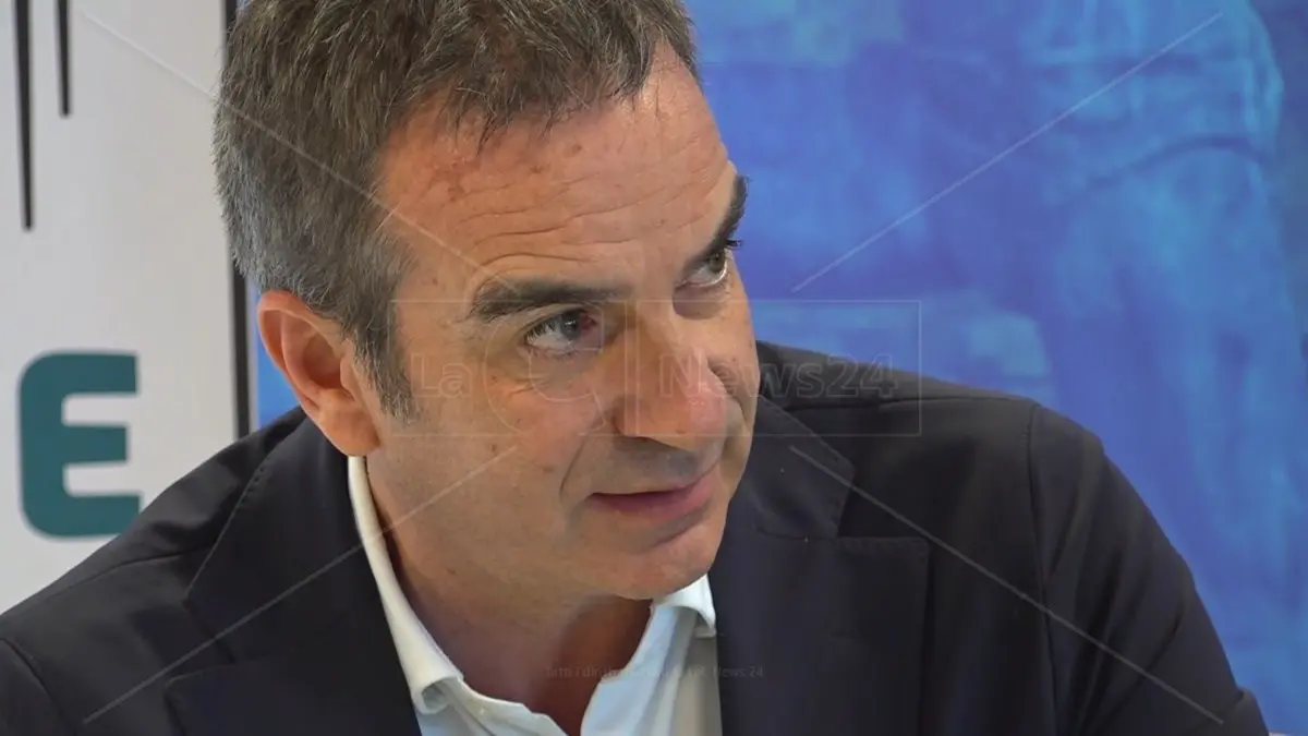 Occhiuto resta\u00A0in Calabria: «Il congresso lo decide Tajani. Ho quattro anni da governatore»\n