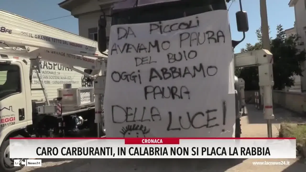 Caro carburanti, in Calabria non si placa la rabbia