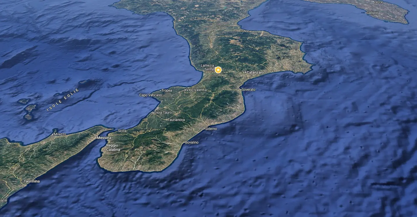 Calabria, l’Istmo dei paradossi: il charter nautico a vela tra potenzialità da record e fuga forzata nei porti delle altre regioni\n