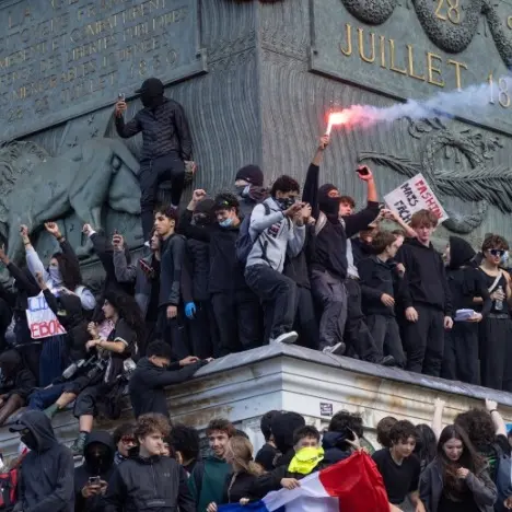 Parigi e Madrid in piazza, Roma in ordine sparso. Ma l’autunno caldo non ritorna da solo\n