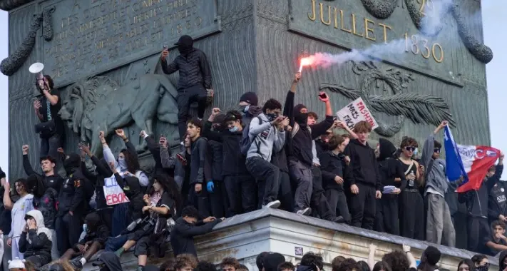 Parigi e Madrid in piazza, Roma in ordine sparso. Ma l’autunno caldo non ritorna da solo\n