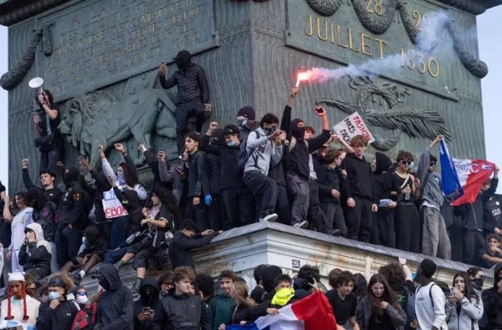 <p>Parigi e Madrid in piazza, Roma in ordine sparso. Ma l’autunno caldo non ritorna da solo</p>