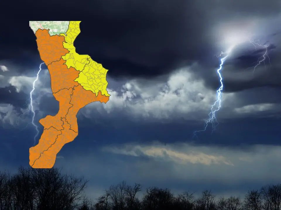Allerta arancione domani in Calabria, in arrivo temporali e forti raffiche di vento: in calo le temperature