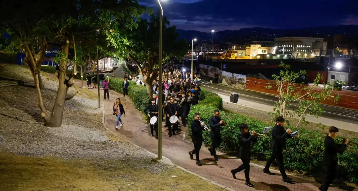 <p>Dall'annuncio alla pubblicazione, <span style=\"color:hsl(0, 75%, 60%);\">Reggio avrà la sua banda musicale</span>: pubblicata la manifestazione d'interesse</p>