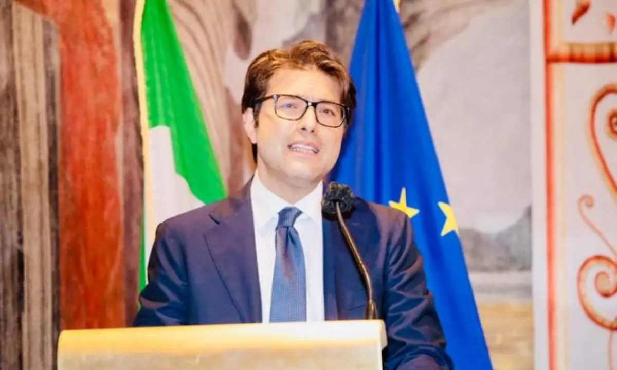 Michele Filippelli riceve a Roma il Gran Premio Internazionale Leone d’oro di Venezia\n