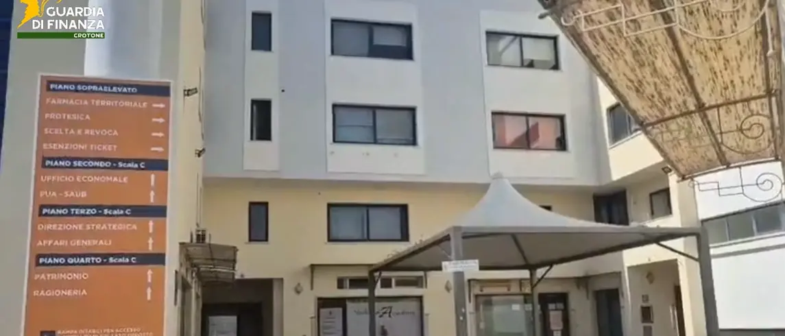 Inchiesta sulle mazzette per appalti sanitari da oltre 3 milioni tra Crotone e Lamezia: 13 indagati per corruzione –\u00A0NOMI\n