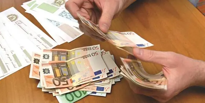 Sanità, la rete delle tangenti tra Crotone e Lamezia: appalti, protesi e cliniche private nel mirino della Procura\n