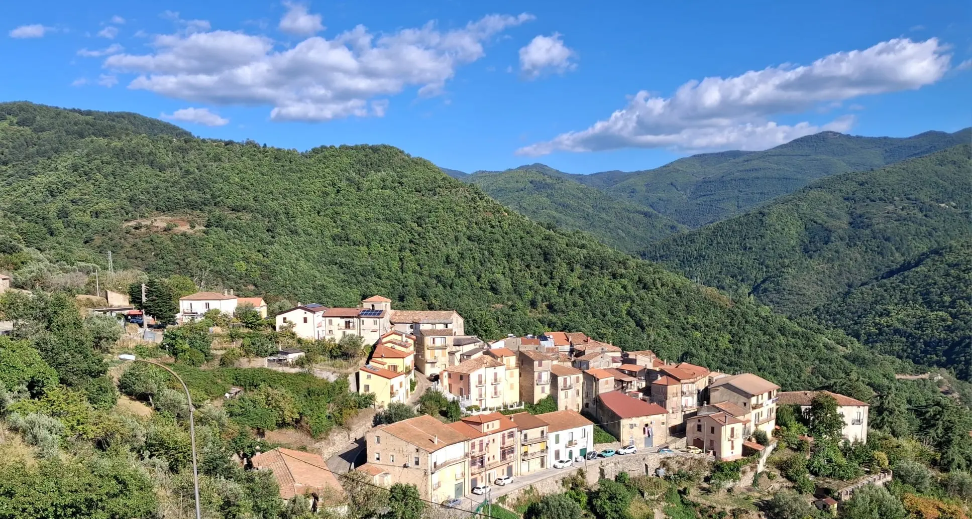 Ad Aprigliano la scienza incontra il territorio con la Rete dei Borghi del Benessere: nasce Longevity City\n