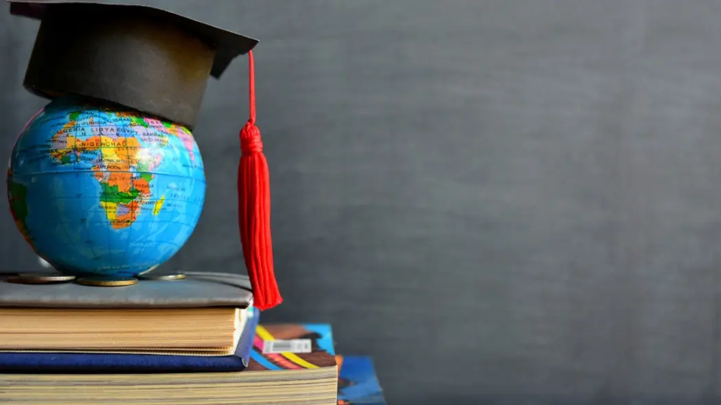 <p>Università, il 34% degli studenti va via dalla Calabria: <span style=\"color:hsl(0, 75%, 60%);\">quasi 20mila giovani</span> studiano fuori regione</p>