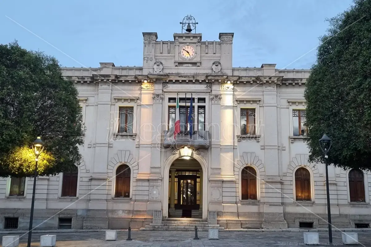Reggio, il plauso della Uil-Fpl al sindaco Cannizzaro: «Per la prima volta la produttività ai dipendenti insieme alla retribuzione di risultato dei dirigenti»\n