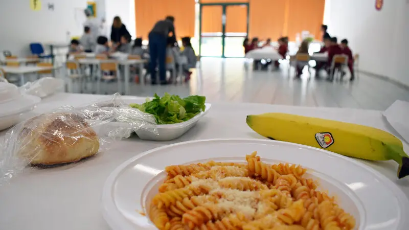 Mense scolastiche a Reggio, controlli a sorpresa e attesa per il menù dell’Asp. Iatì: «L’attenzione è alta»\n