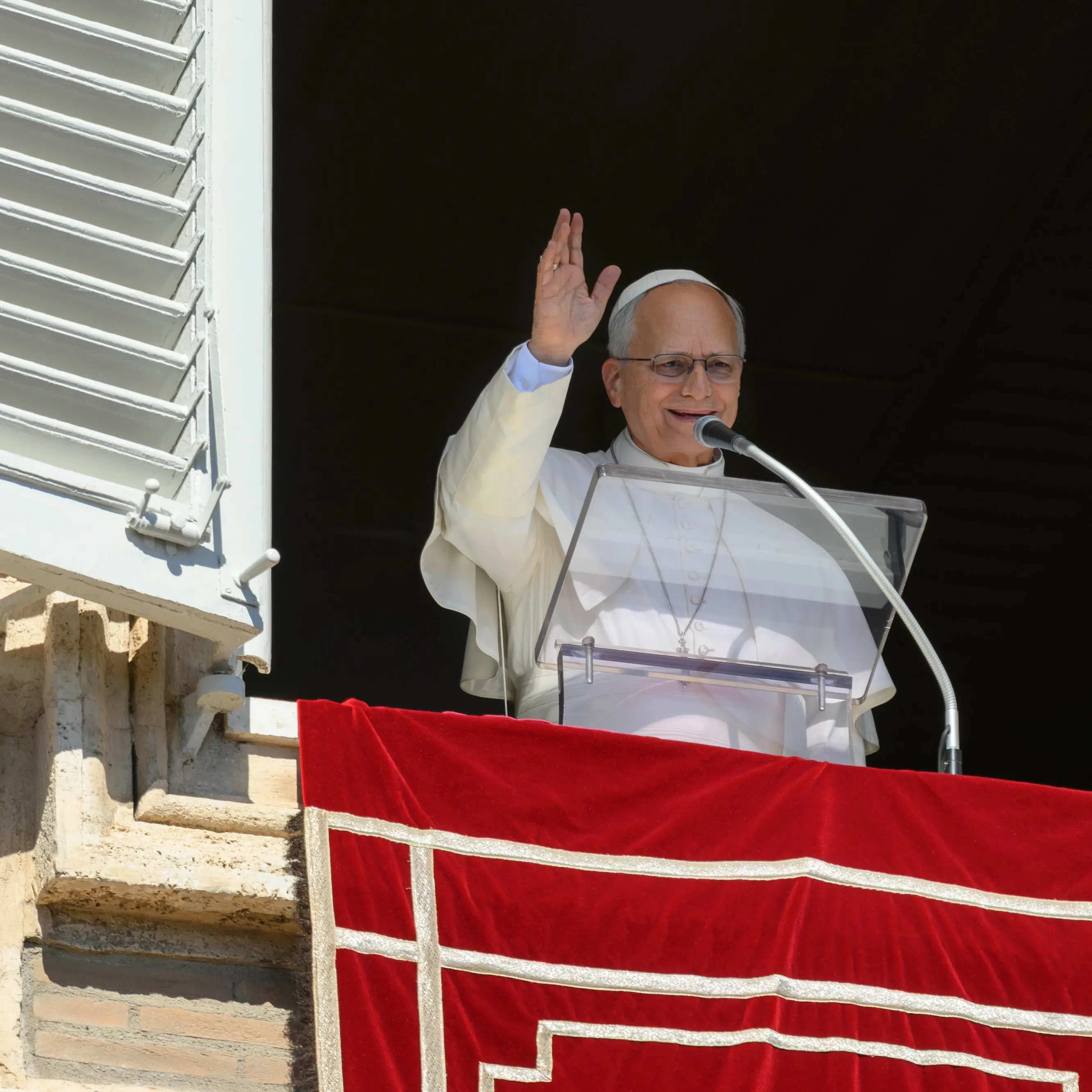 Il Papa dovrà operarsi: «Ho un nodulo al polmone», l’annuncio a sorpresa di Leone XIV all’Angelus\n