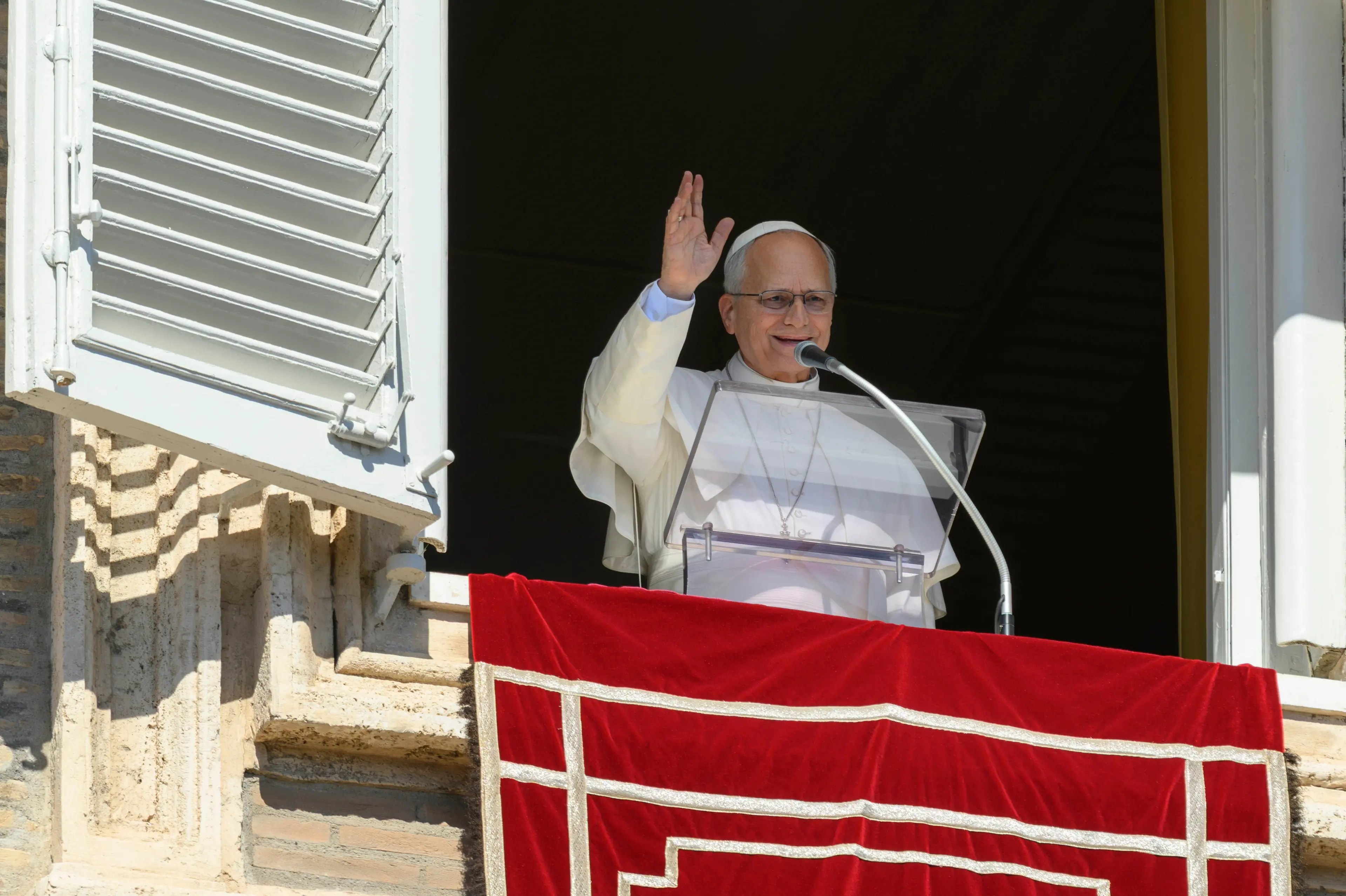 Il Papa dovrà operarsi: «Ho un nodulo al polmone», l’annuncio a sorpresa di Leone XIV all’Angelus\n