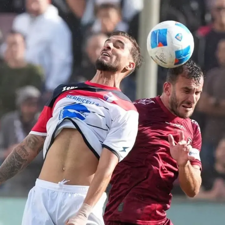 <p>Una Vibonese dura a morire tiene testa alla Reggina: Cosendey risponde a Toscano ed è 1-1 al Granillo</p>