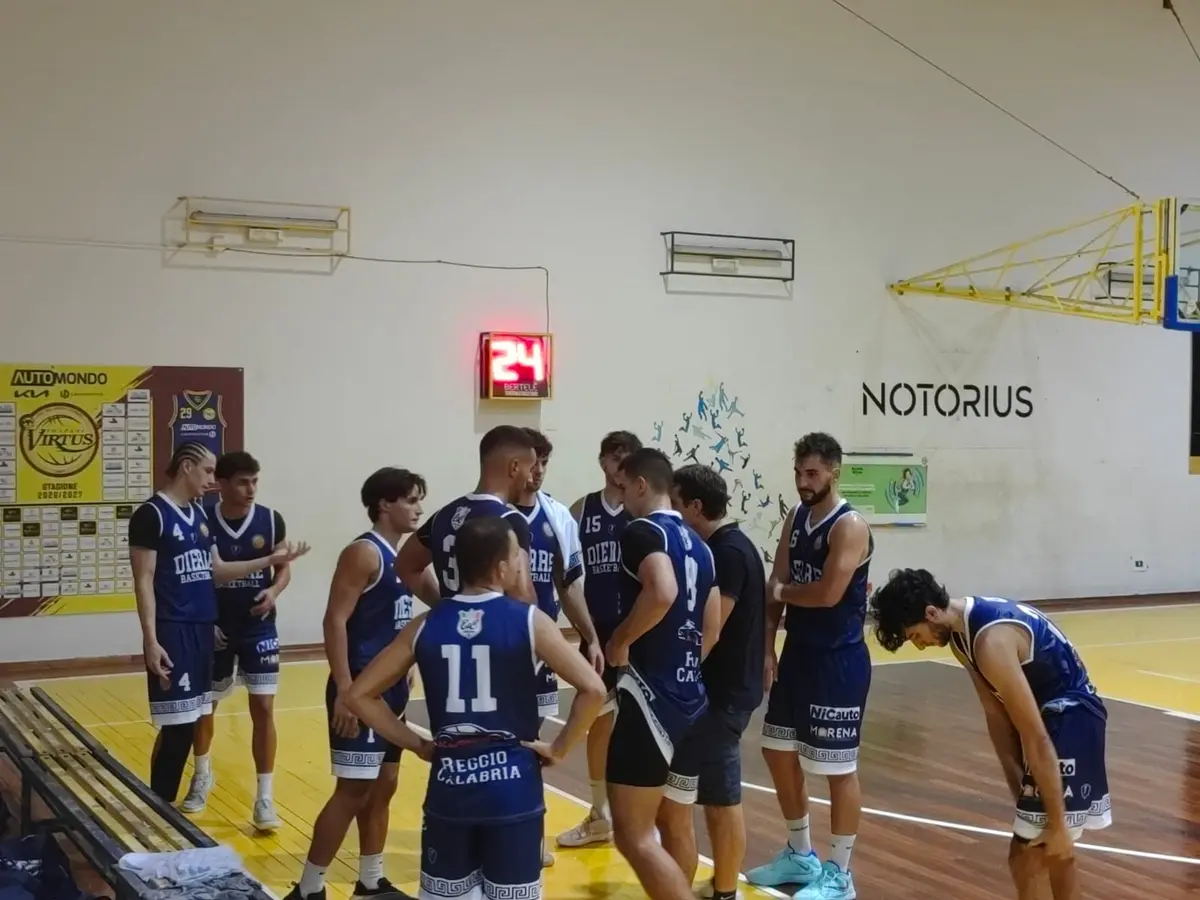 Dierre basket Reggio\u00A0cede il passo al\u00A0Siracusa: la prova combattiva termina 75 a 70\u00A0\n