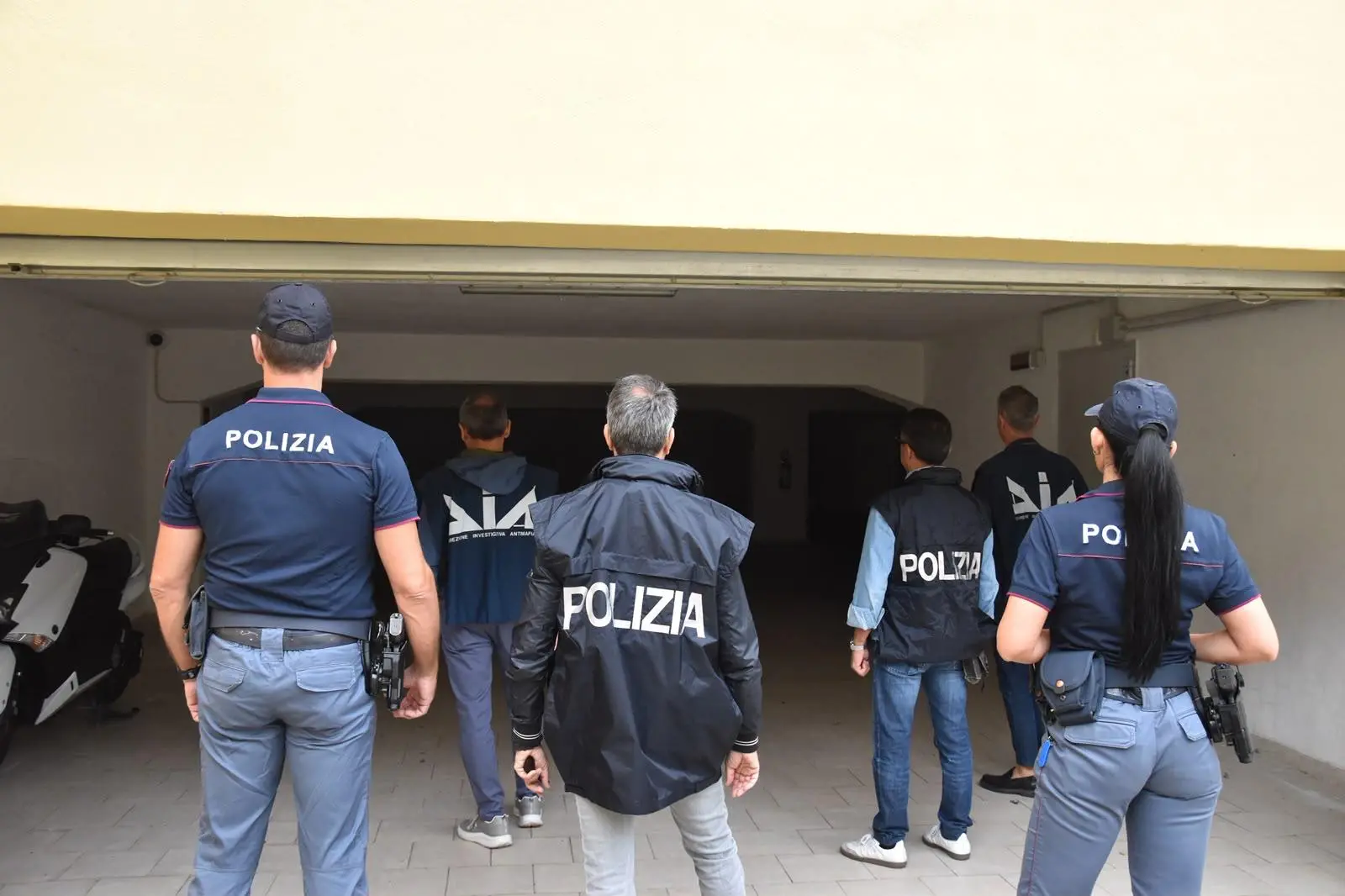 Catanzaro: Sequestrati beni ad un imprenditore catanzarese per un valore di mezzo milione di euro\n