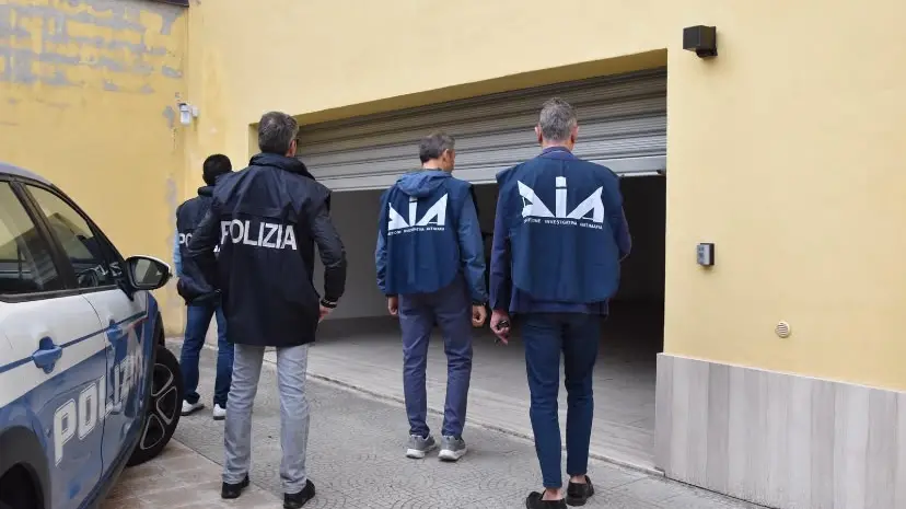 <p><span style=\"color:hsl(0, 75%, 60%);\">Società, immobili e un Rolex</span>: a Catanzaro sequestrati beni per oltre 500mila euro – NOME</p>