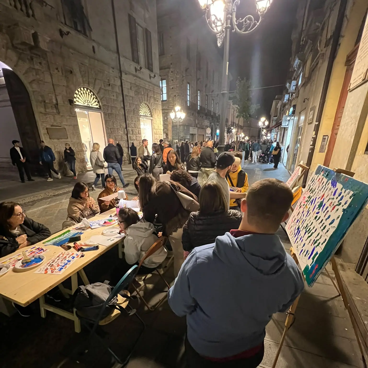 Catanzaro, “Strade di Velluto” protagonista dell’inaugurazione di Isola 22: arte e inclusione nel cuore della città\n